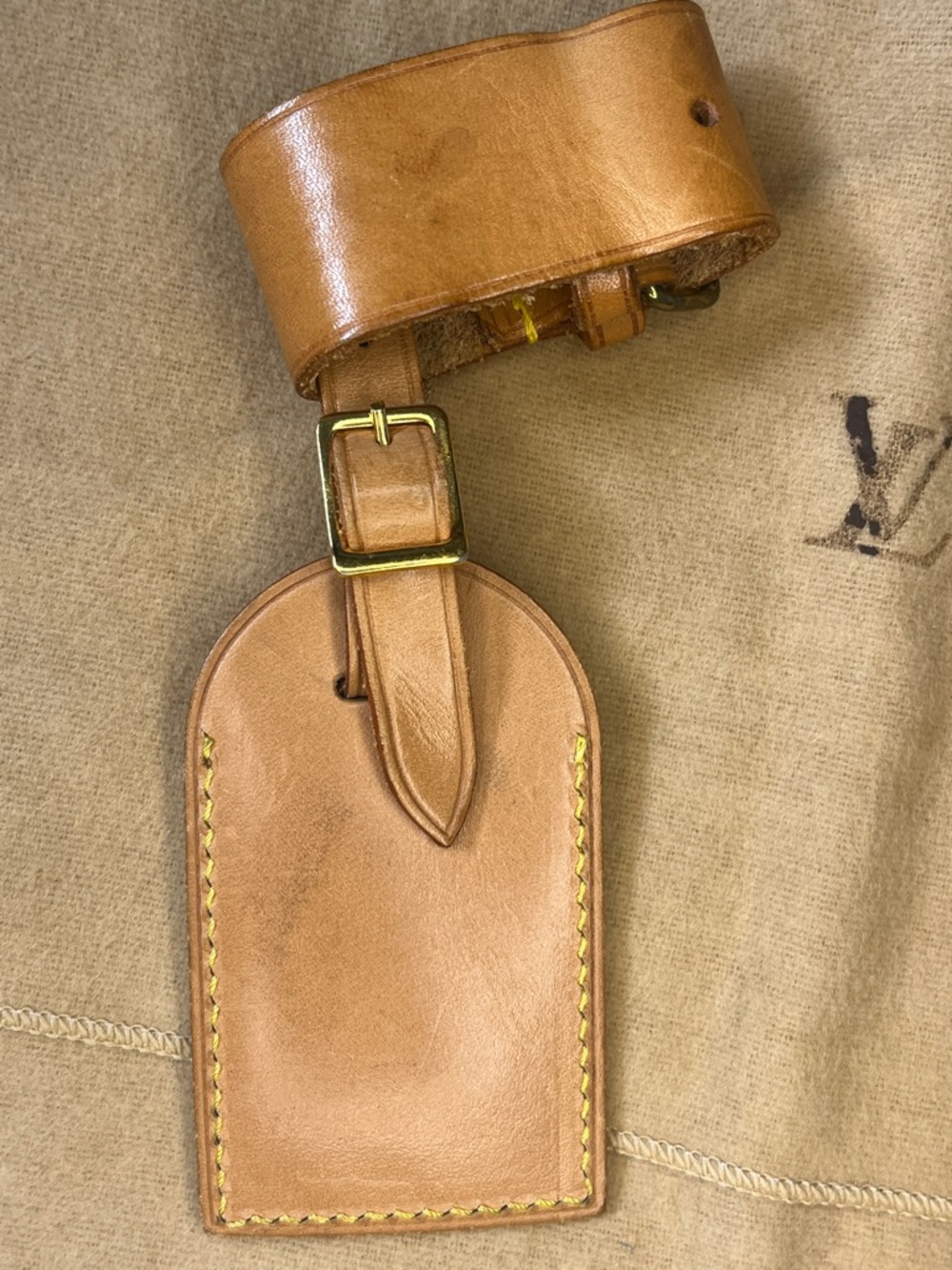 Louis Vuitton Tan Leather Luggage Tag Pair with Gold-Tone Buckles - Picture 4 of 14